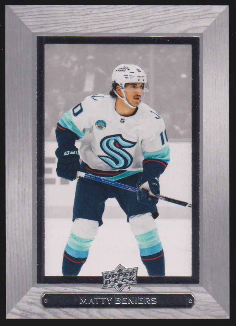 (image for) 2023-24 Upper Deck '03-04 Beehive #BH17 Matty Beniers